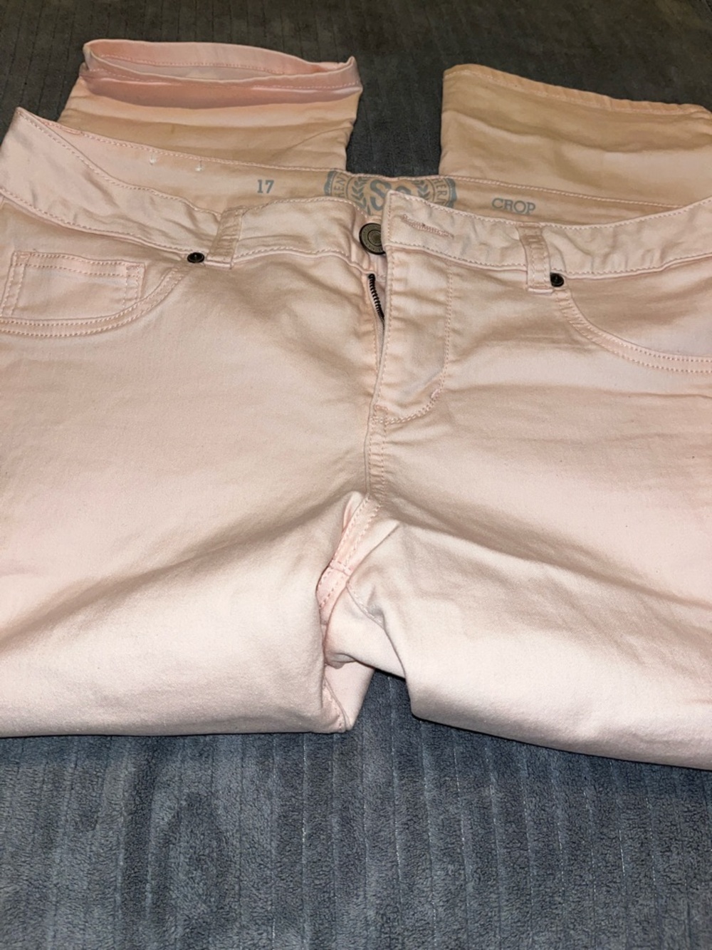 SO Women’s Light Pink Skinny Crop Jeans